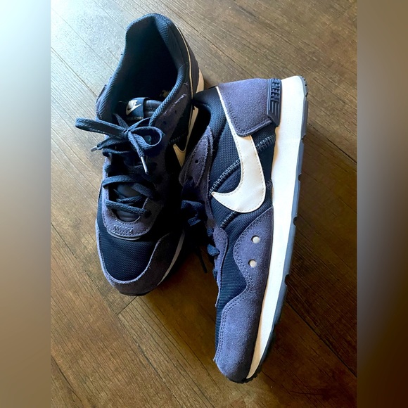 Blue Nikes - Picture 2 of 6